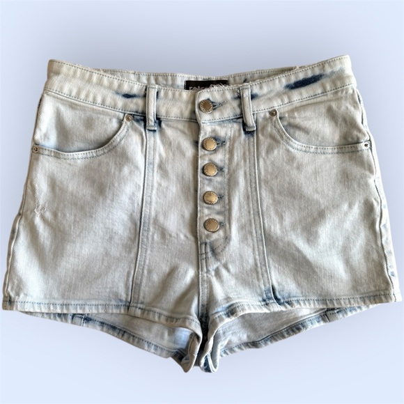 Retrofete Pants - Retrofête High‑Rise Button‑Fly Denim Shorts Light Wash Distressed Look | Size 28